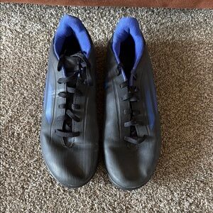 Women’s size 7 indoor adidas cleats